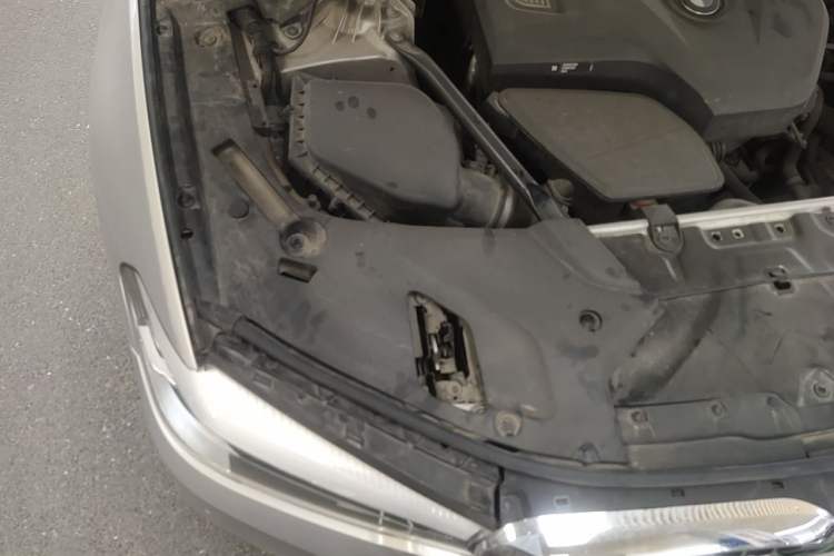Used BMW 5 Series 2018 530Li xDrive Luxury Package Engine Bay Right