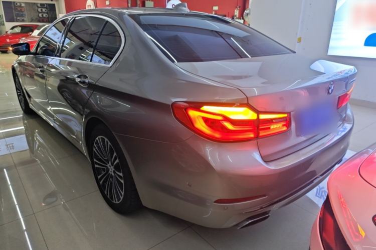 Used BMW 5 Series 2018 Facelifted 530Li Luxury Edition Premium Package Exterior 2