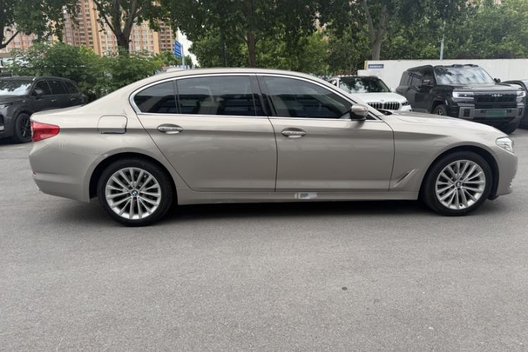 Used BMW 5 Series 2018 525Li Luxury Package Exterior 3