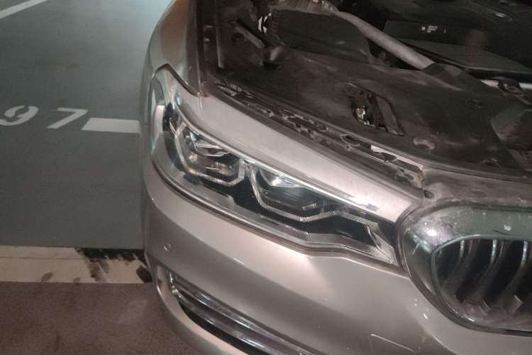 Used BMW 5 Series 2018 Facelifted 530Li Luxury Edition Premium Package Exterior 3