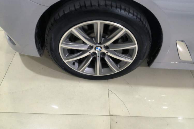 Used BMW 5 Series 2018 528Li Launch Special Edition Exterior 4
