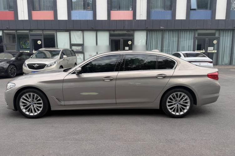 Used BMW 5 Series 2018 525Li Luxury Package Exterior 4