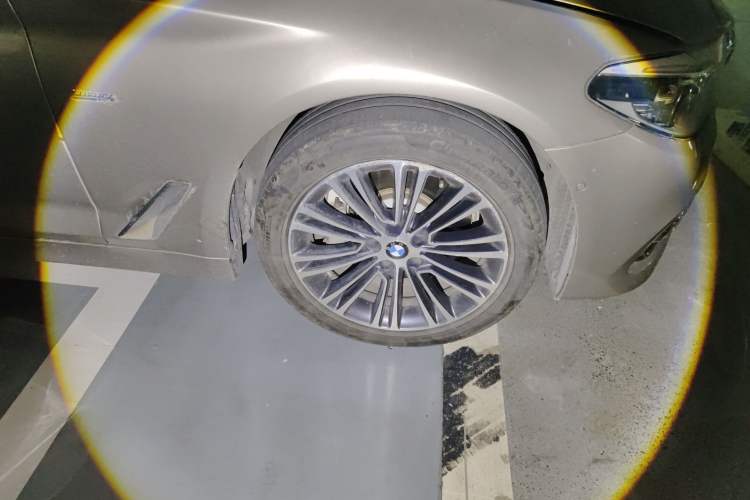 Used BMW 5 Series 2018 Facelifted 530Li Luxury Edition Premium Package Exterior 4