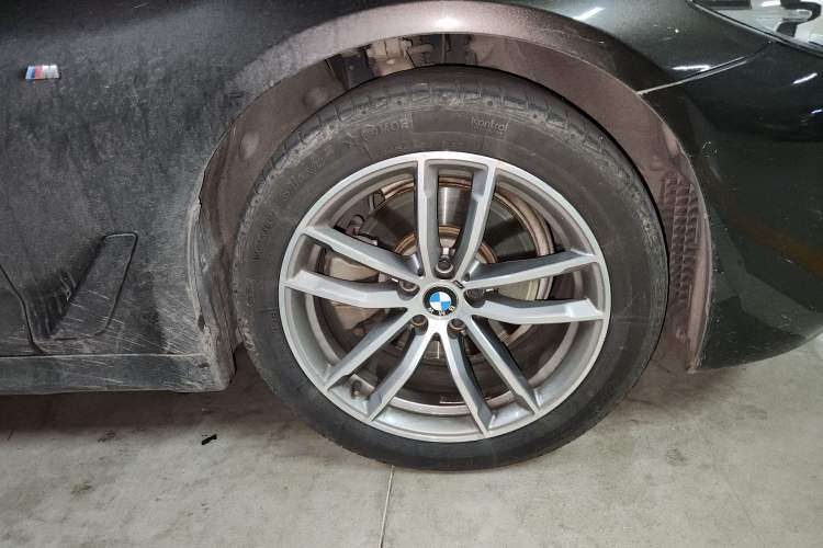 Used BMW 5 Series 2018 525Li M Sport Package Exterior 7