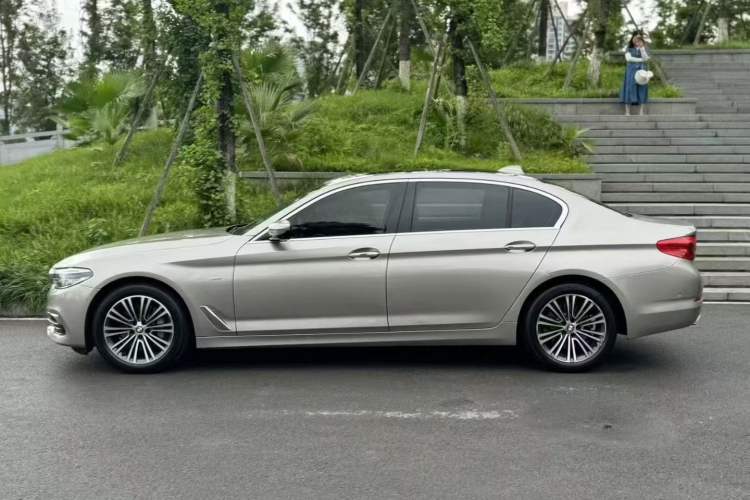 Used BMW 5 Series 2018 Facelifted 530Li Luxury Edition Premium Package Exterior 7