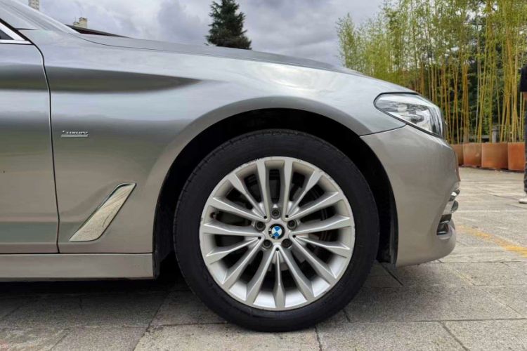 Used BMW 5 Series 2018 525Li Luxury Package Exterior 9
