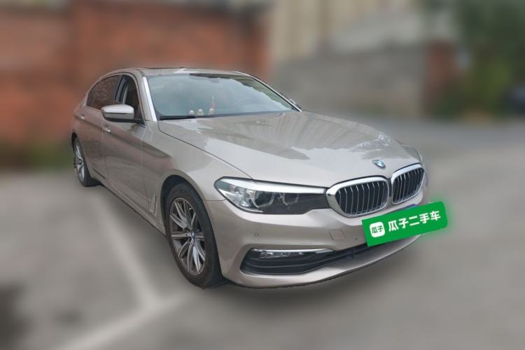 Used BMW 5 Series 2018 528Li Launch Special Edition Front Right 45 Deg