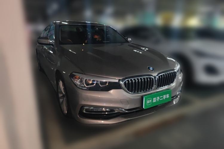 Used BMW 5 Series 2018 525Li Luxury Package Front Right 45 Deg