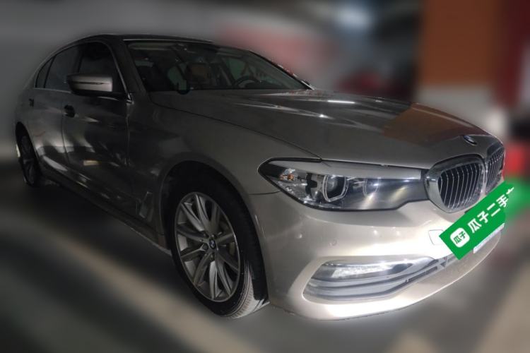 Used BMW 5 Series 2018 528Li Launch Special Edition Front Right 45 Deg