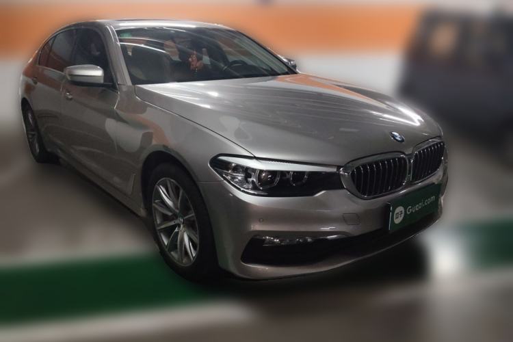Used BMW 5 Series 2018 528Li Launch Special Edition Front Right 45 Deg