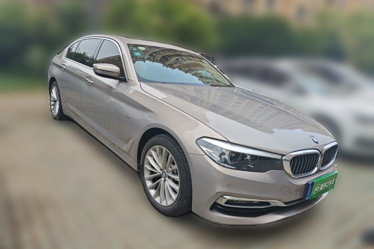 Used BMW 5 Series 2018 530Li Leading Edition Luxury Package Front Right 45 Deg