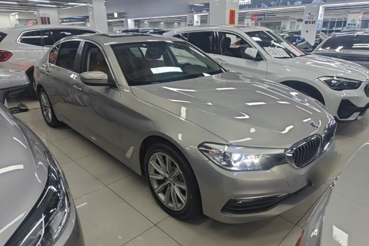 Used BMW 5 Series 2018 528Li Launch Special Edition Front Right 45 Deg