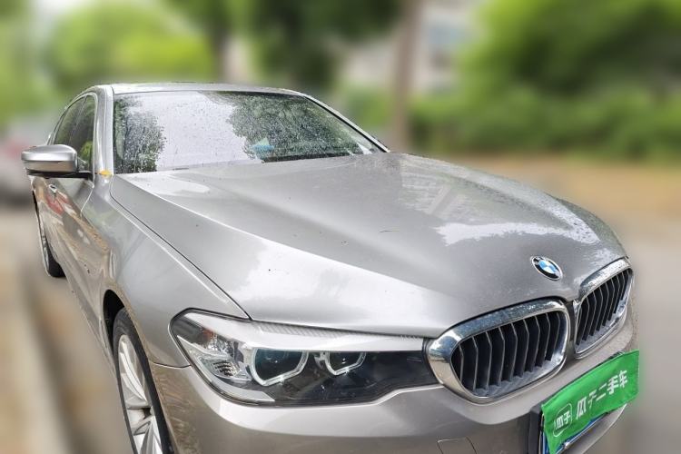 Used BMW 5 Series 2018 525Li Luxury Package Front Right 45 Deg
