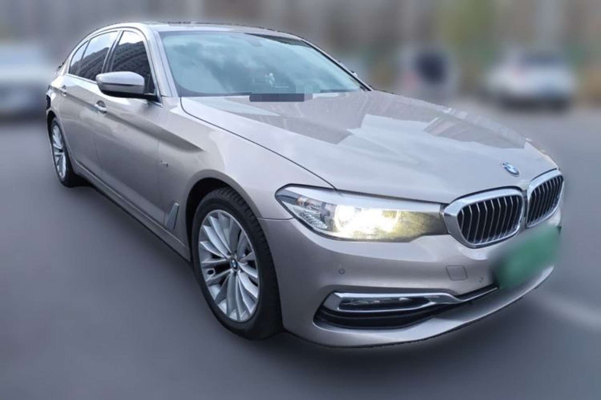 Used BMW 5 Series 2018 525Li Luxury Package Front Right 45 Deg