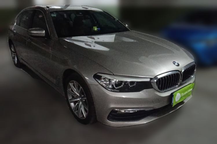 Used BMW 5 Series 2018 528Li Launch Special Edition Front Right 45 Deg