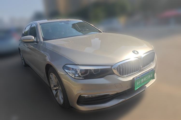 Used BMW 5 Series 2018 528Li Launch Special Edition Front Right 45 Deg