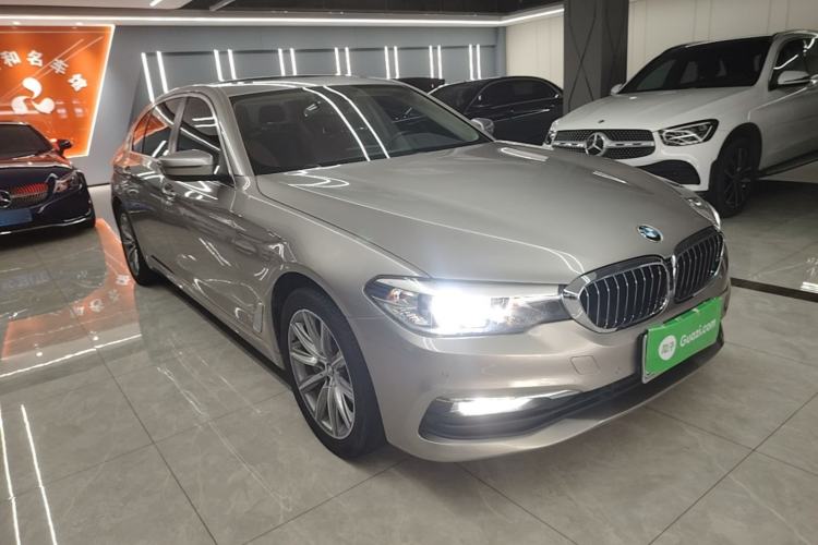 Used BMW 5 Series 2018 528Li Launch Special Edition Front Right 45 Deg