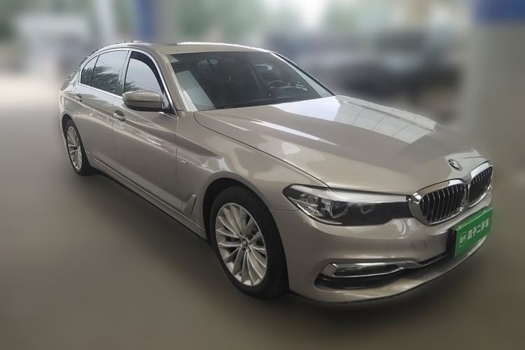 Used BMW 5 Series 2018 530Li xDrive Luxury Package Front Right 45 Deg