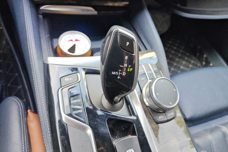 Used BMW 5 Series 2018 525i M Sport Package Gear Lever