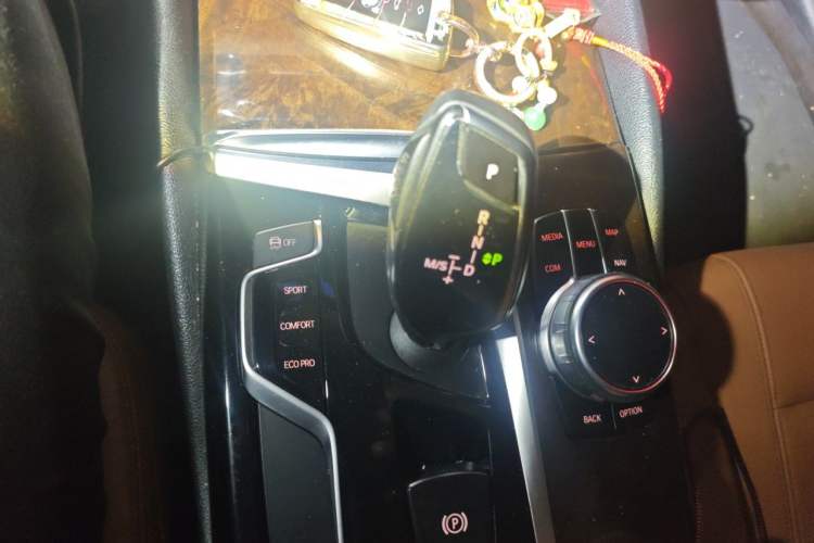 Used BMW 5 Series 2018 528Li Launch Special Edition Gear Lever