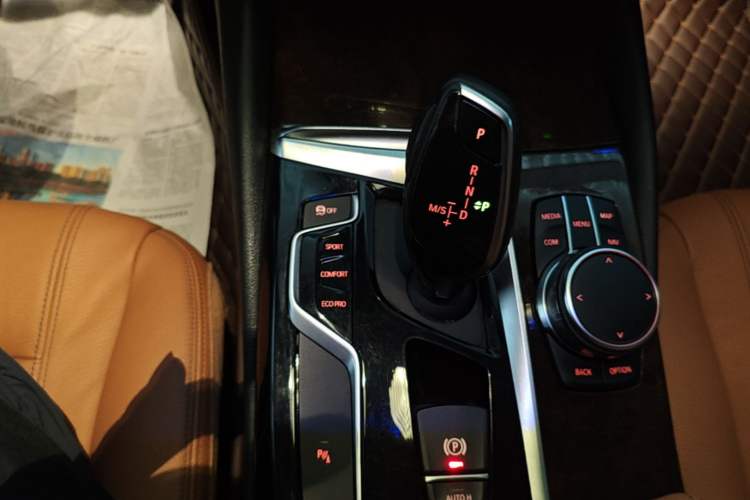 Used BMW 5 Series 2018 528Li Launch Special Edition Gear Lever