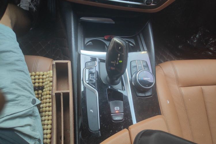 Used BMW 5 Series 2018 528Li Launch Special Edition Gear Lever