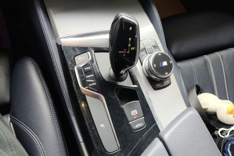 Used BMW 5 Series 2018 525i M Sport Package Gear Lever