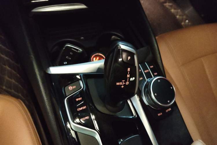 Used BMW 5 Series 2018 528Li Launch Special Edition Gear Lever