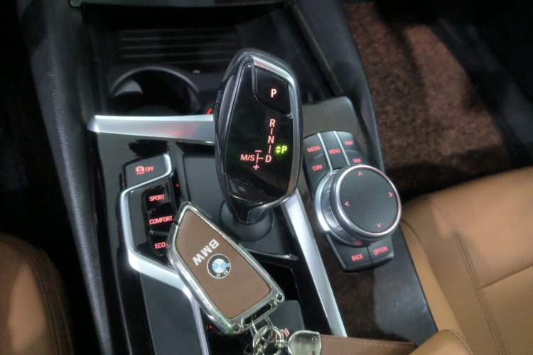 Used BMW 5 Series 2018 528Li Launch Special Edition Gear Lever