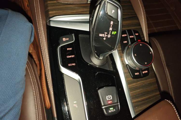 Used BMW 5 Series 2018 530Li Leading Edition Luxury Package Gear Lever