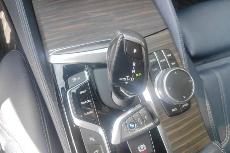 Used BMW 5 Series 2018 530i M Sport Package Gear Lever