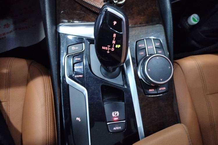Used BMW 5 Series 2018 528Li Launch Special Edition Gear Lever