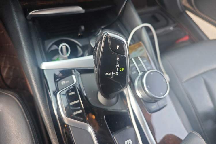 Used BMW 5 Series 2018 528Li Launch Special Edition Gear Lever