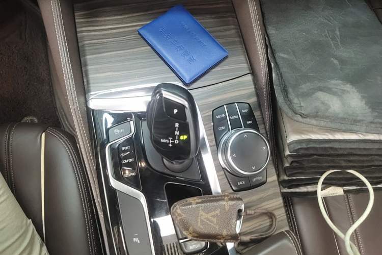 Used BMW 5 Series 2018 530Li xDrive Luxury Package Gear Lever