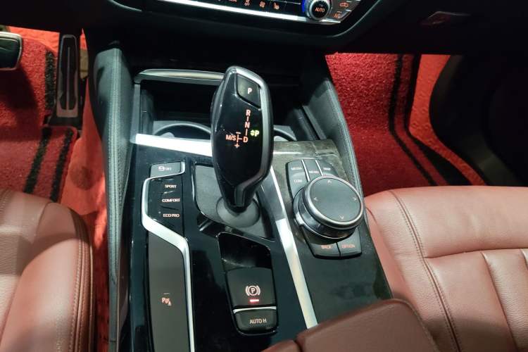 Used BMW 5 Series 2018 Restyled 530Li Leading Edition M Sport Package Gear Lever