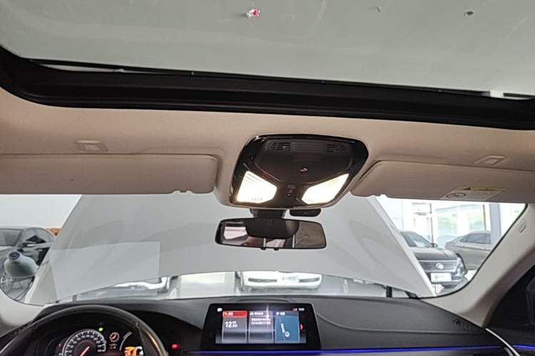 Used BMW 5 Series 2018 Revised Version 530Li Leading Edition Luxury Package Headliner