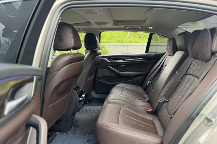 Used BMW 5 Series 2018 Facelifted 530Li Luxury Edition Premium Package Interior 2