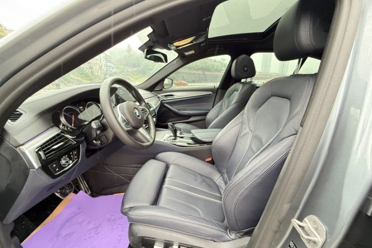 Used BMW 5 Series 2018 525i M Sport Package Interior 3