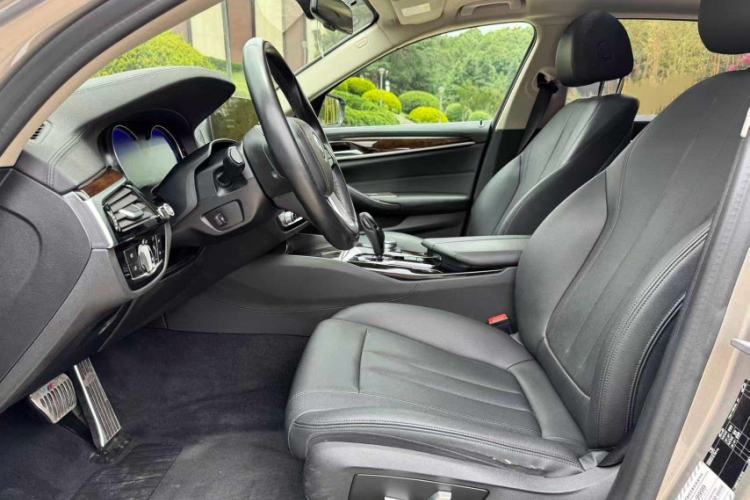 Used BMW 5 Series 2018 525Li Luxury Package Interior 3