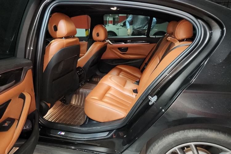 Used BMW 5 Series 2018 525Li M Sport Package Interior 4