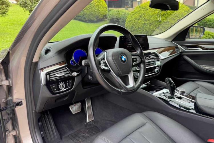Used BMW 5 Series 2018 525Li Luxury Package Interior 4