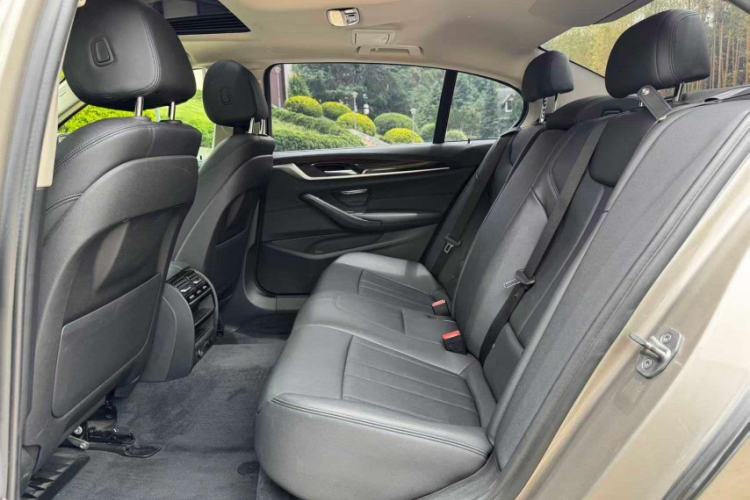Used BMW 5 Series 2018 525Li Luxury Package Interior 5