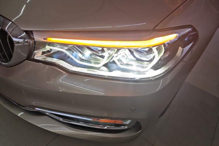 Used BMW 5 Series 2018 Facelifted 530Li Luxury Edition Premium Package Left Front Headlight