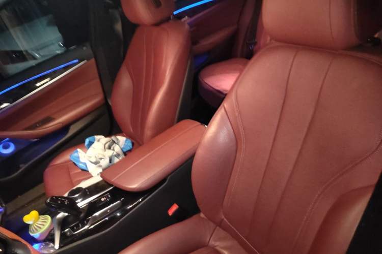 Used BMW 5 Series 2018 Restyled 530Li Leading Edition M Sport Package Left Front Seat