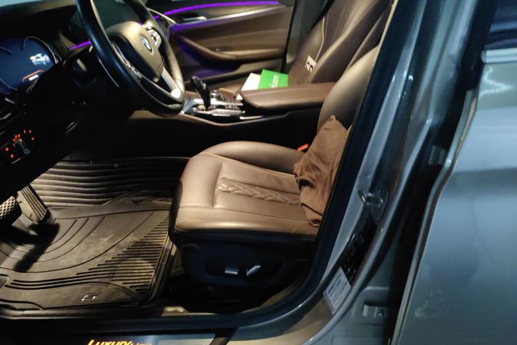 Used BMW 5 Series 2018 Facelifted 530Li xDrive Luxury Package Left Front Seat