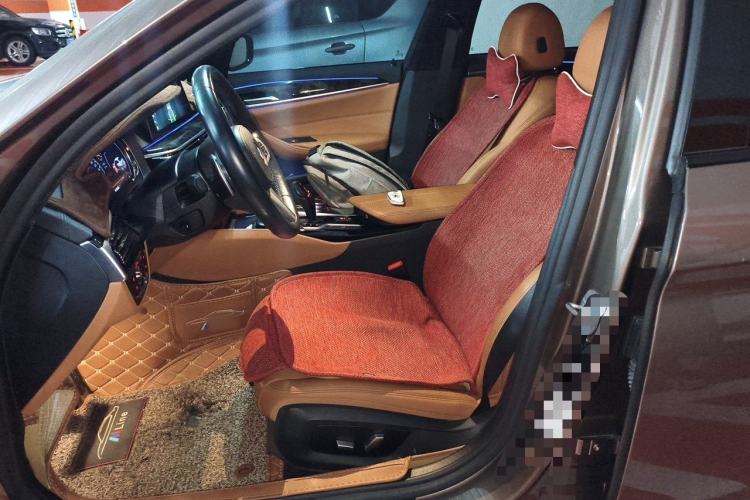 Used BMW 5 Series 2018 Restyled 530Li Leading Edition M Sport Package Left Front Seat