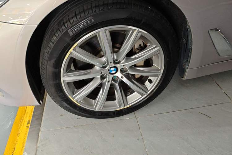 Used BMW 5 Series 2018 528Li Launch Special Edition Left Front Wheel Hub