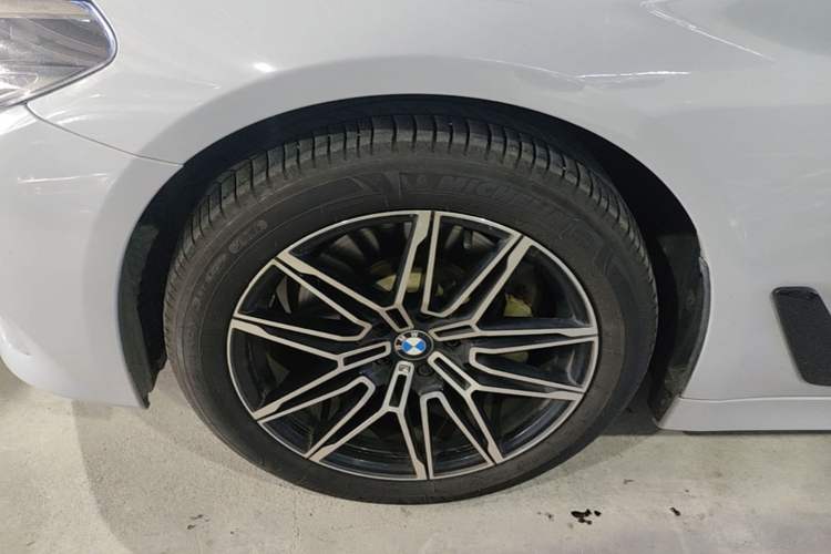 Used BMW 5 Series 2018 530Li Leading Edition Luxury Package Left Front Wheel Hub