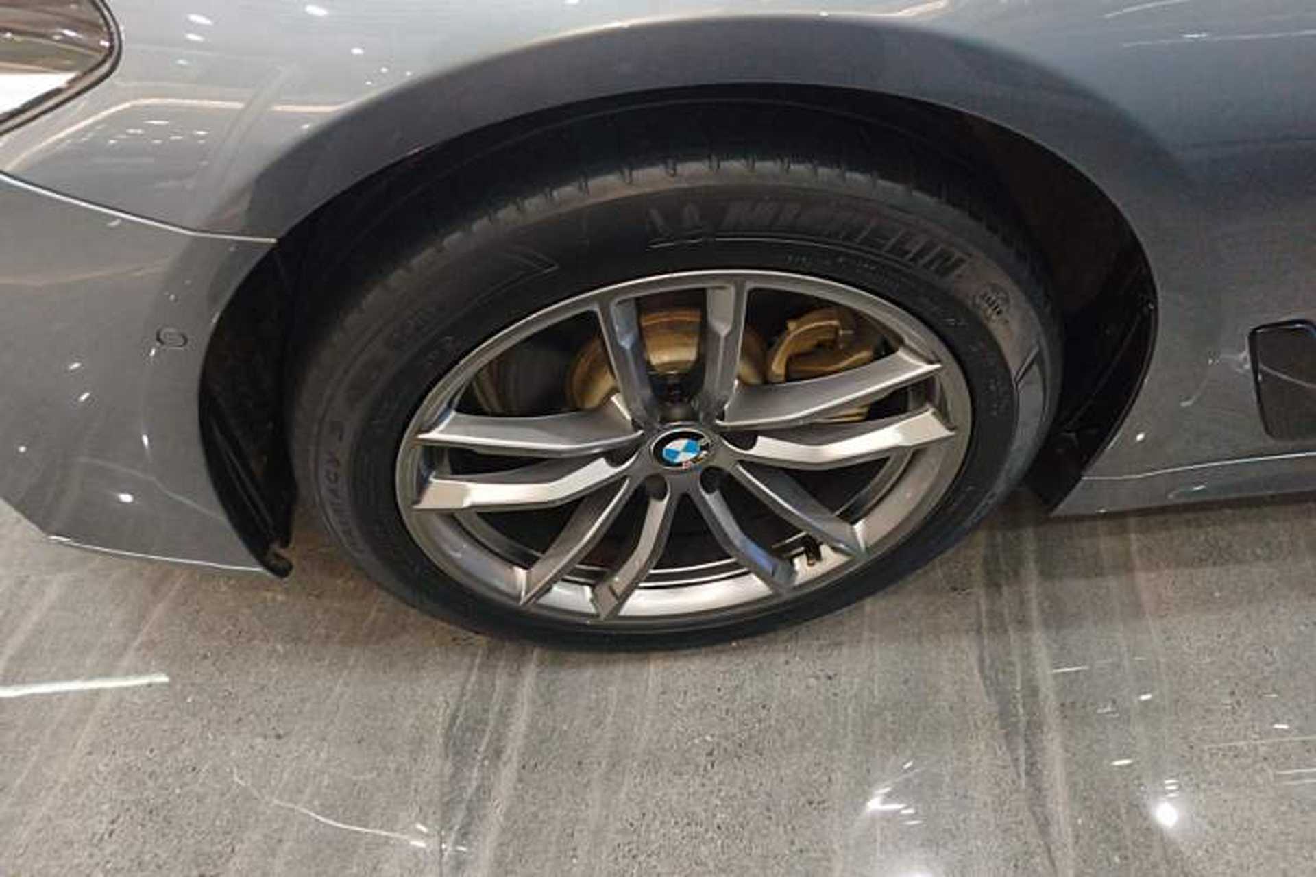 Used BMW 5 Series 2018 525i M Sport Package Left Front Wheel Hub