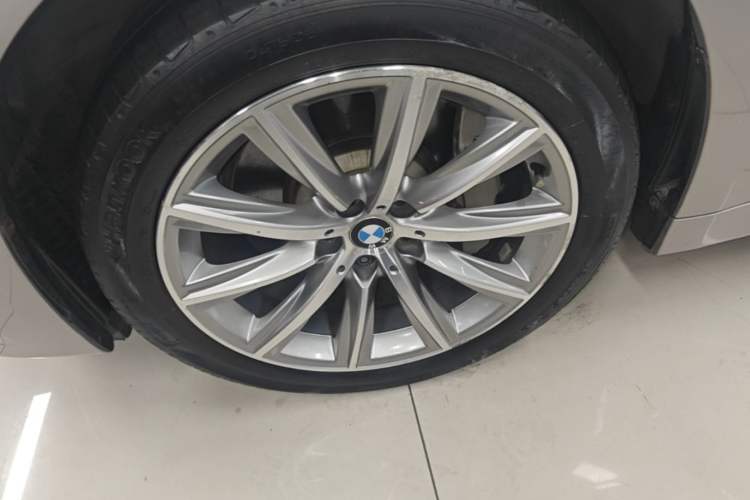 Used BMW 5 Series 2018 528Li Launch Special Edition Left Front Wheel Hub